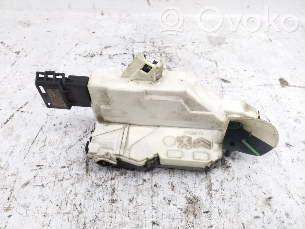 Peugeot 308 SW  Front door lock 