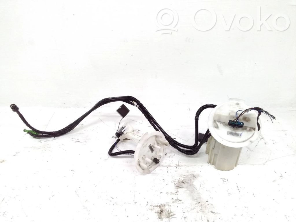 Bomba interna de combustible   A2044702294,1582881035,A2044700694,1582881014