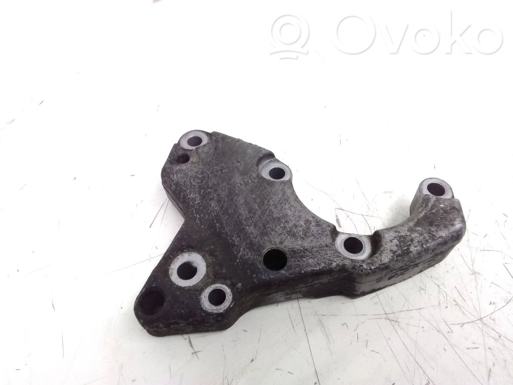 BMW X5 E53 Ohjaustehostimen pumpun kannake 