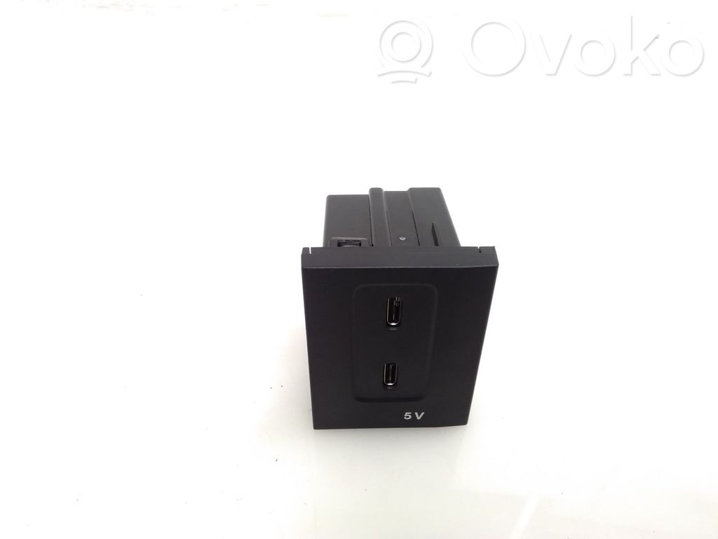Mercedes-Benz A W177 Gniazdo / Złącze USB 