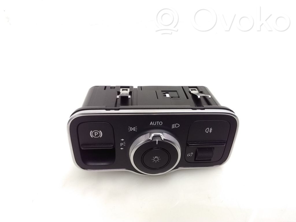 Mercedes-Benz A W177 Interruttore luci