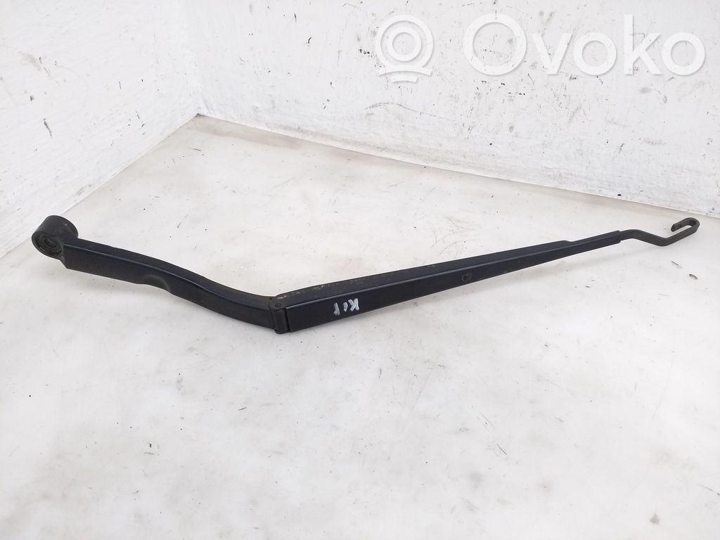 Toyota Camry Front wiper blade arm 