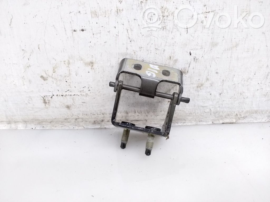 Ford Focus Tailgate/trunk/boot hinge 