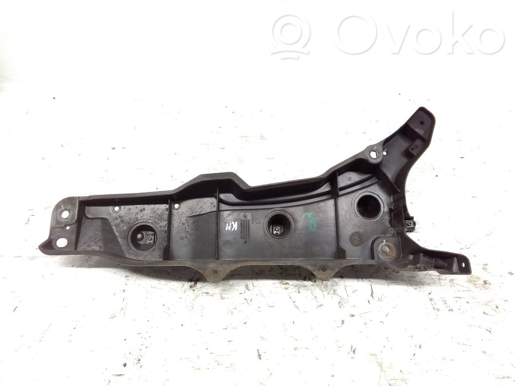 Volvo XC90 Fender mounting bracket 
