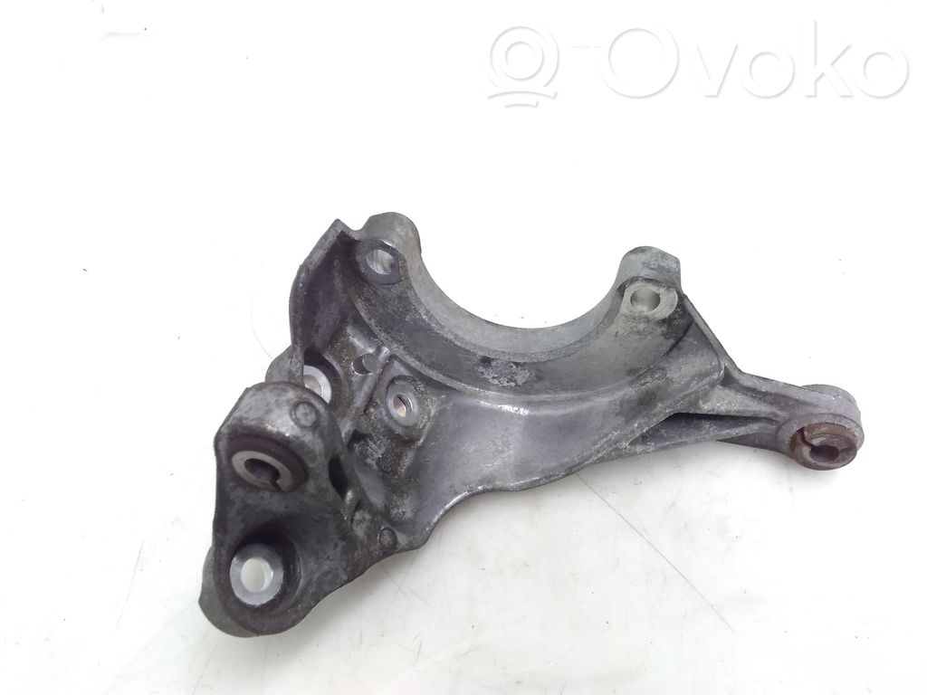 Porsche Cayenne (92A) Engine mounting bracket 