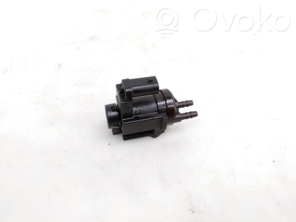 Válvula de vacío   8570591