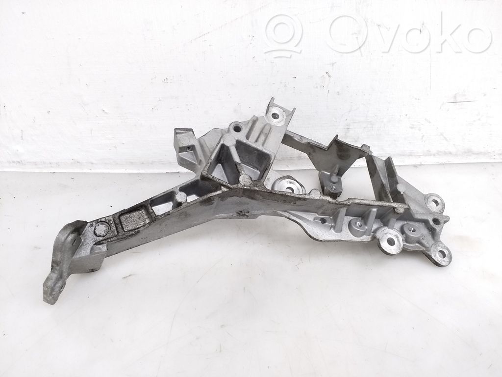 Land Rover Range Rover Evoque L538 Engine mounting bracket 