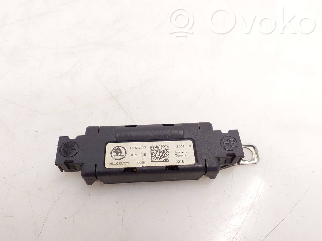 Volkswagen PASSAT B8 Aerial antenna amplifier 