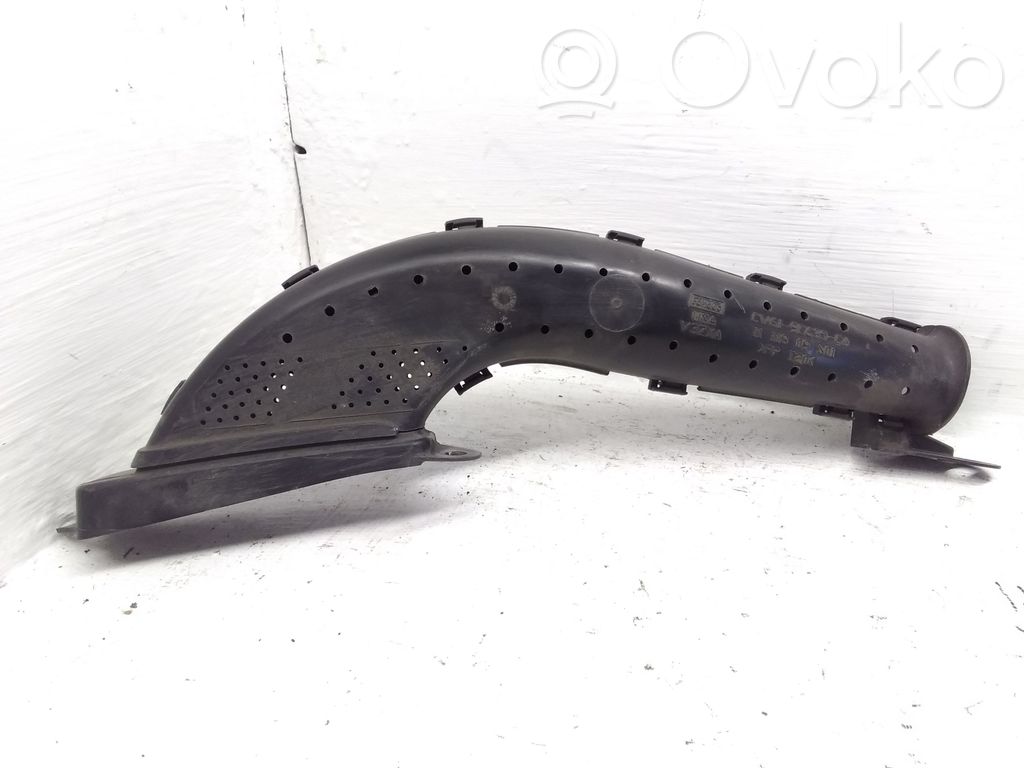 Ford Kuga II Oro paėmimo kanalo detalė (-ės) 