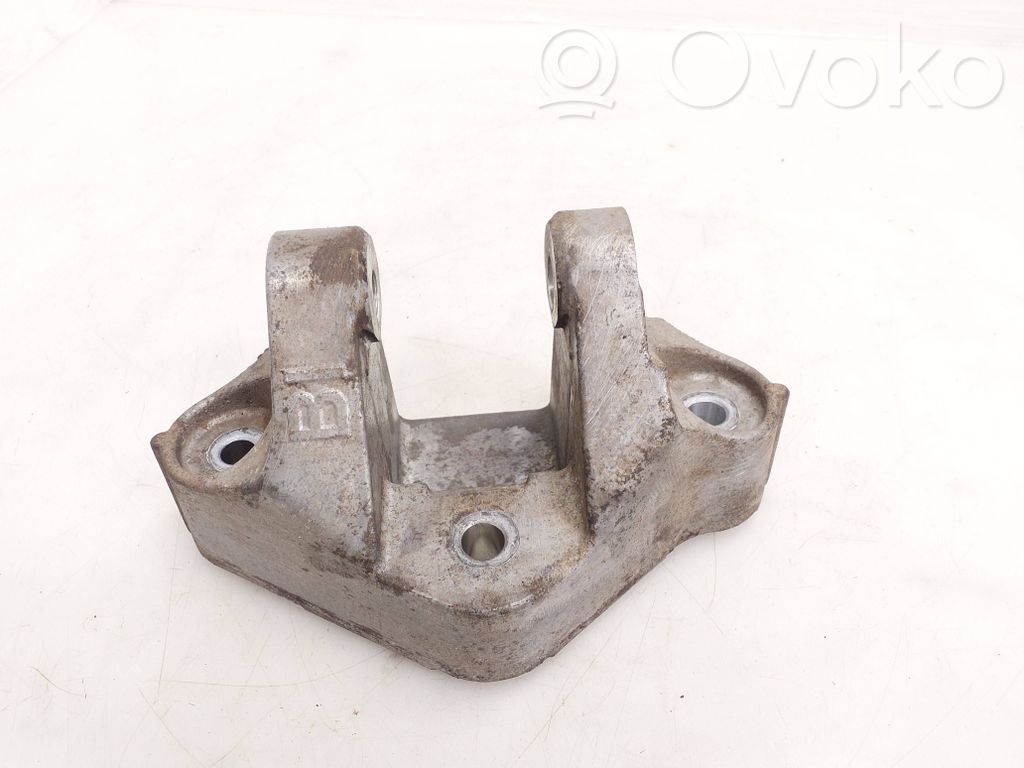 Nissan X-Trail T32 Engine mounting bracket 