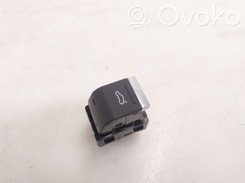 Audi e-tron Tailgate opening switch 