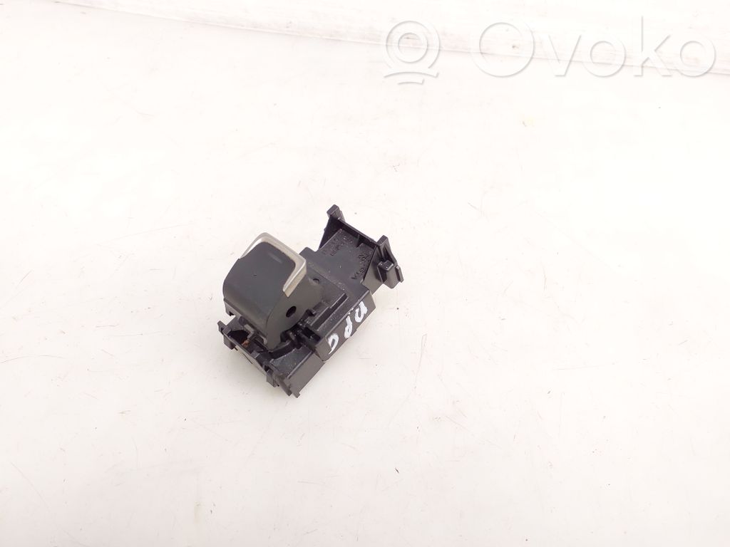Lexus ES 300h (7th Gen) Electric window control switch 
