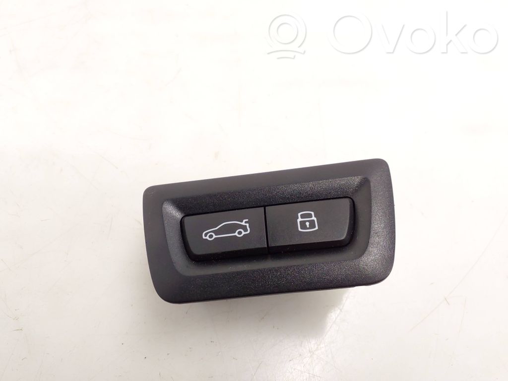 BMW iX1 Tailgate/boot open switch button 