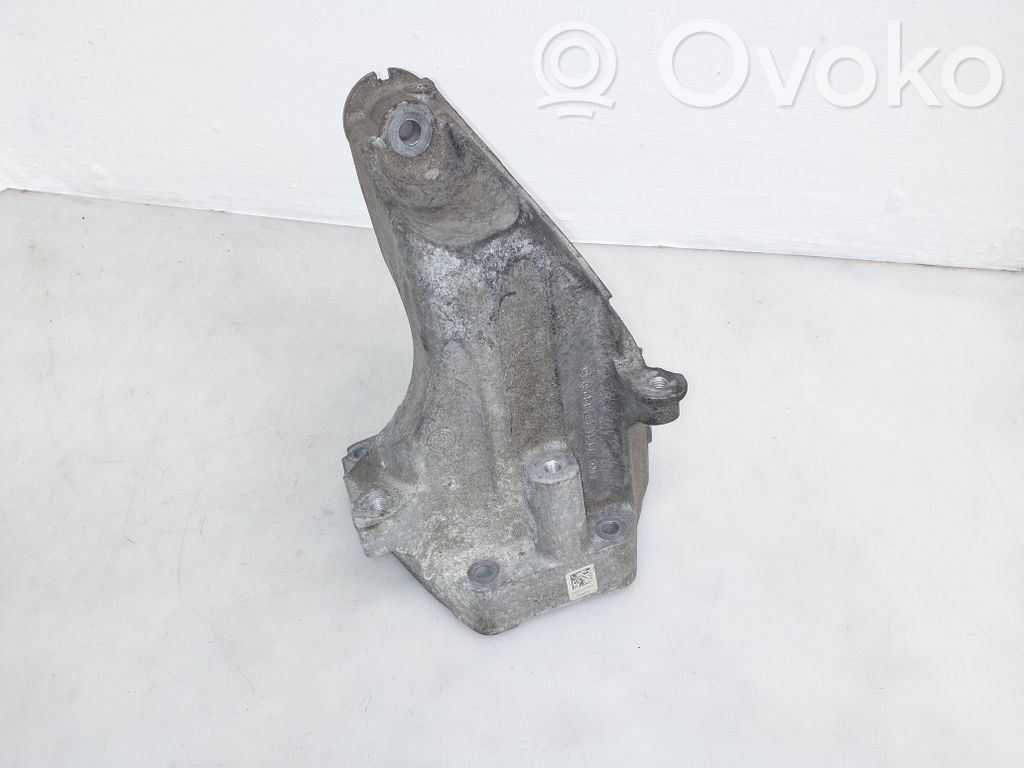 Mercedes-Benz Vito Viano W639 Engine mounting bracket 
