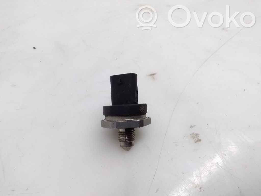 BMW 5 G30 G31 G38 Sensor de presión de combustible 