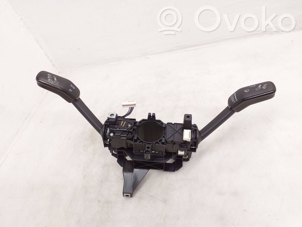 Volkswagen PASSAT B8 Interruptor/palanca de limpiador de luz de giro 