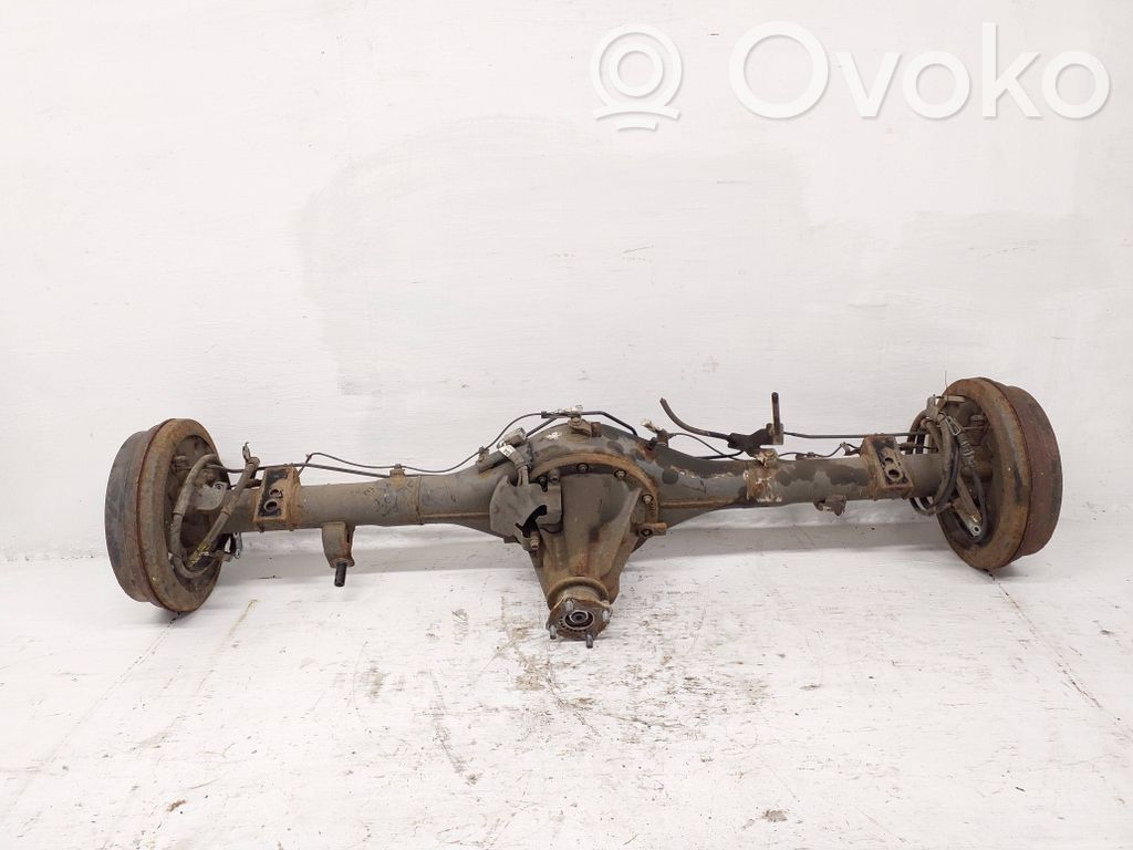 Toyota Hilux VIII Belka osi tylnej z reduktorem 