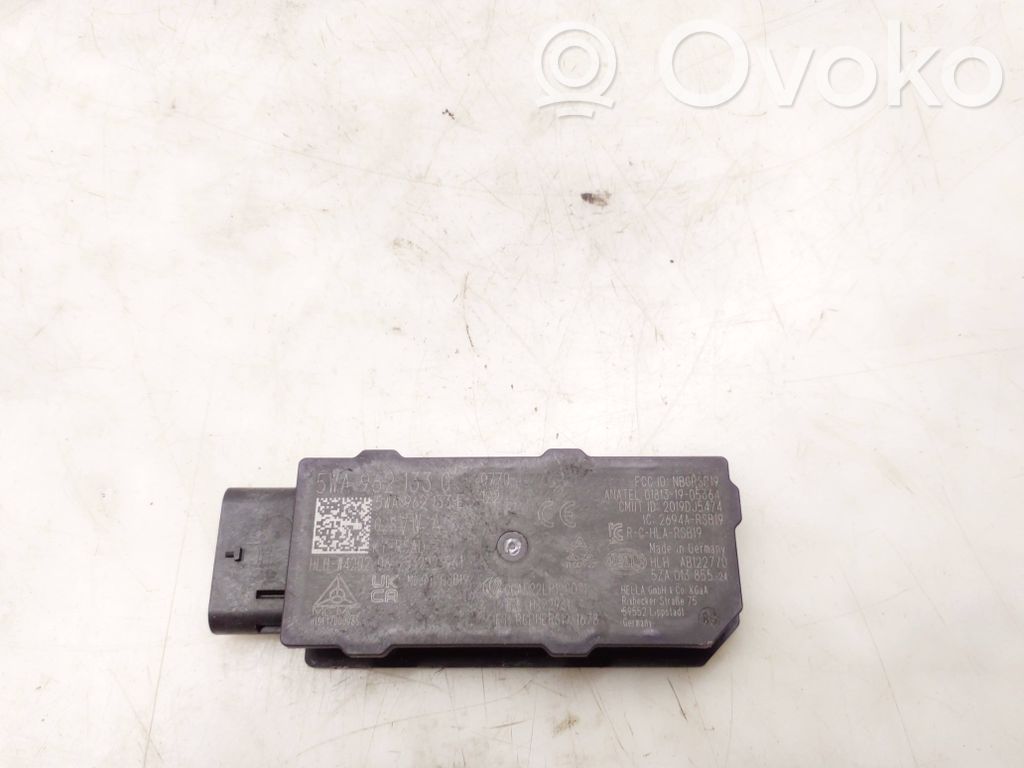 Volkswagen Tiguan Keyless system antenna 