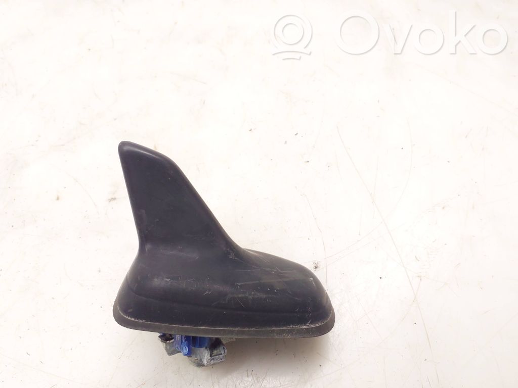 Audi A4 Allroad B8 Radio antenna 