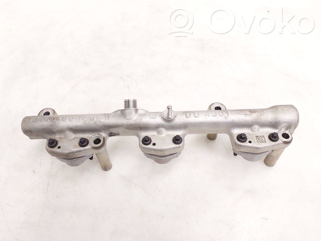 BMW 2 F44 Listwa wtryskowa 