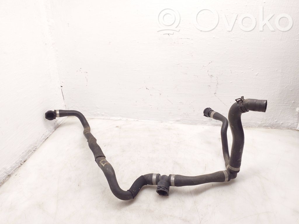 BMW 2 F44 Tubo flessibile del liquido di raffreddamento del motore 