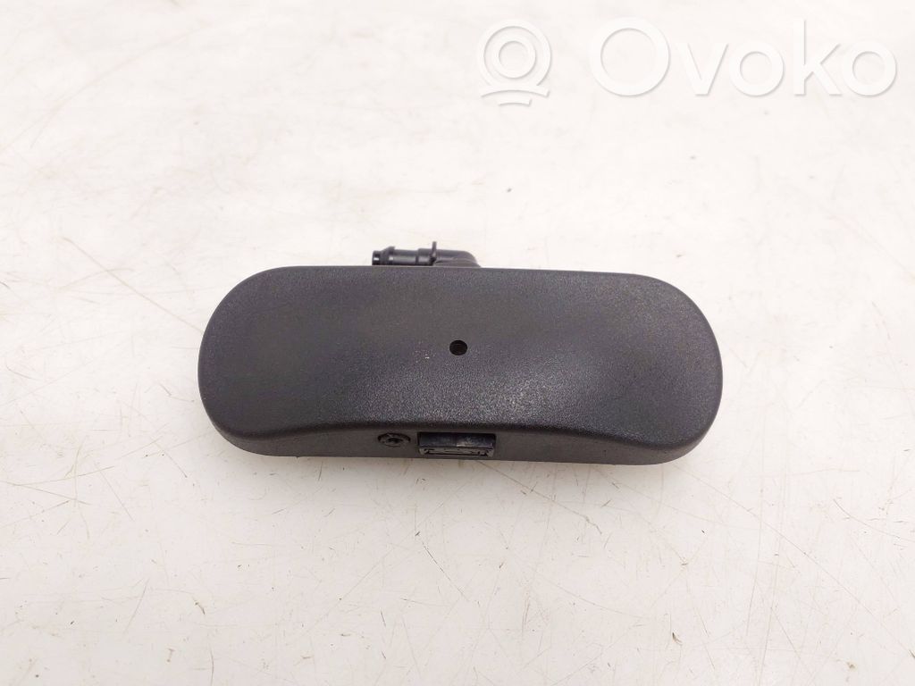 Duză spălare parbriz   8W0955988A