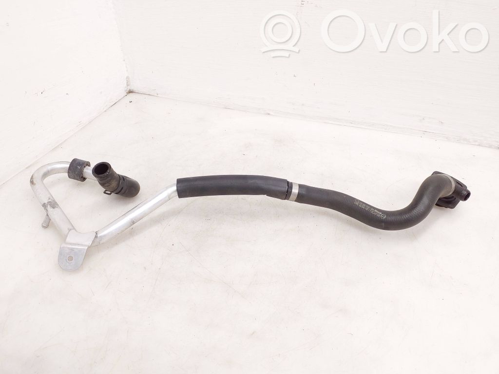 Mercedes-Benz C W205 Tubo flessibile del liquido di raffreddamento del motore 