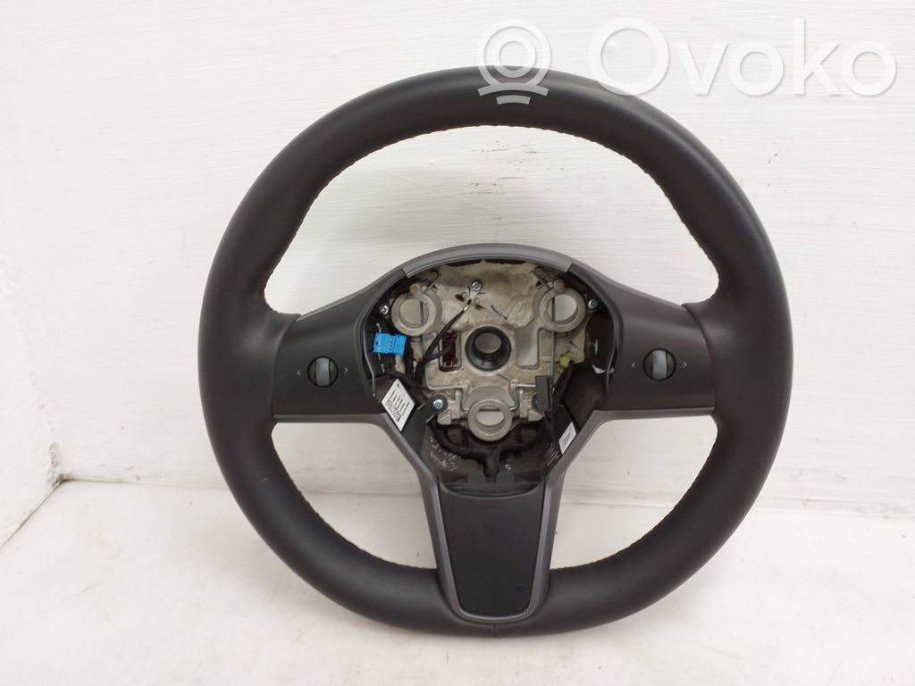 Tesla Model Y Vairas 