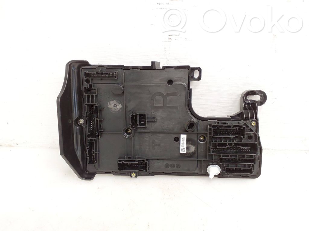 Tesla Model 3 Komforto modulis 