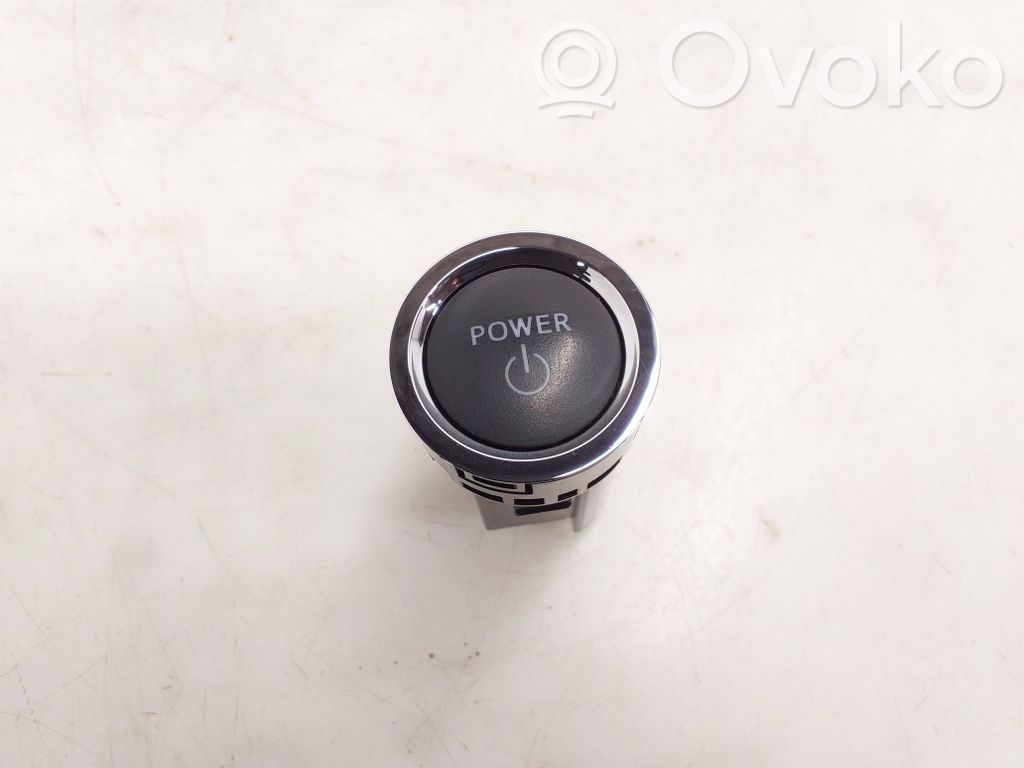 Toyota RAV 4 (XA50) Interruttore a pulsante start e stop motore 