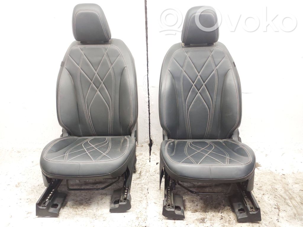Tapicerka / Komplet   LJ88B800B24AA,LJ8BR23902