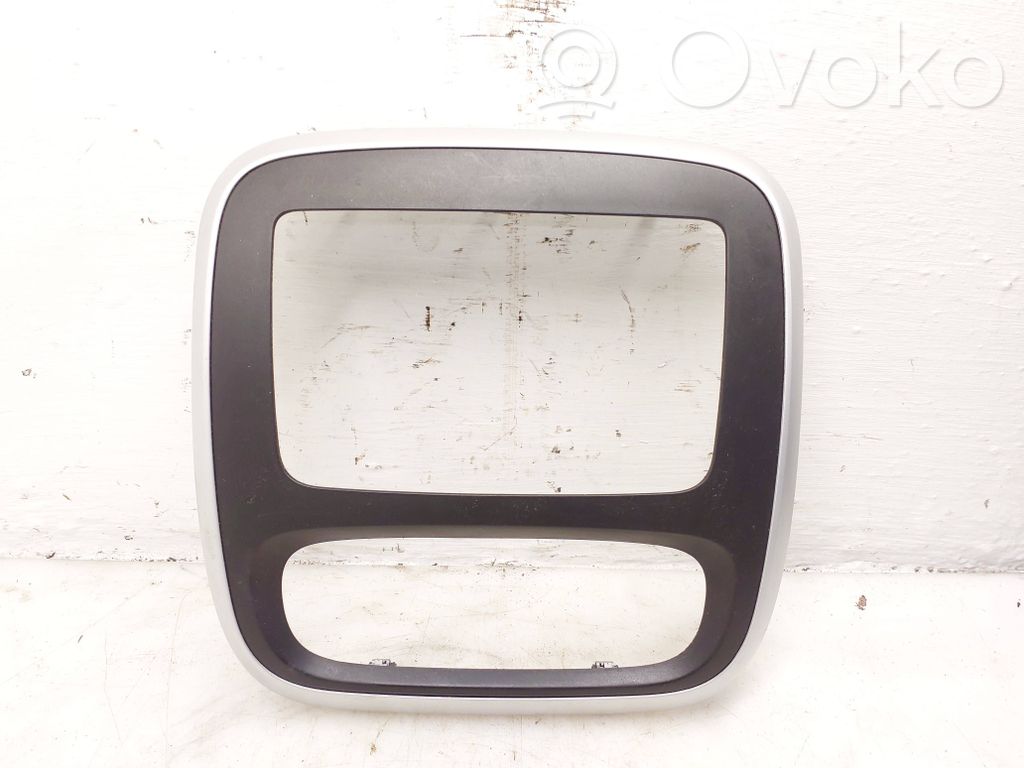 Renault Trafic III (X82) Konsola środkowa / Radio / GPS 