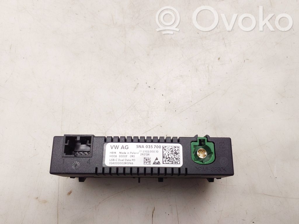 Enchufe conector USB   5NA035700