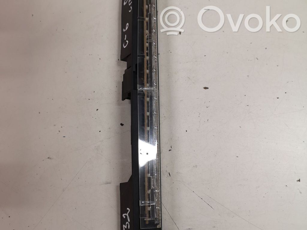 Citroen C6 Third/center stoplight 