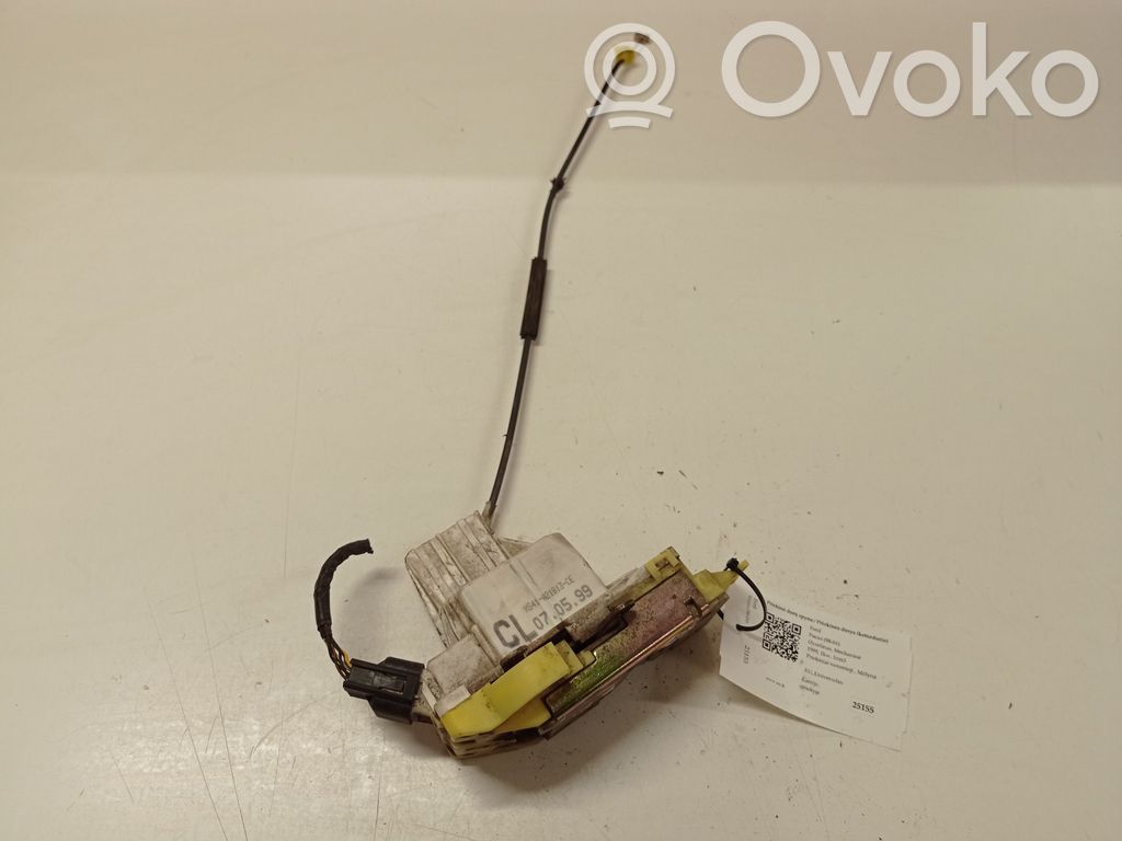 Ford Focus Priekšpusē slēdzene 