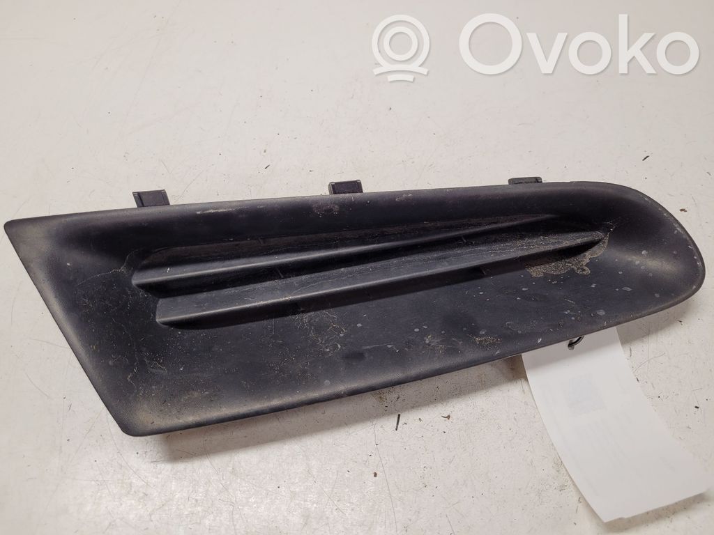 Renault Clio II Priešrūkinio žibinto apdaila/ grotelės 