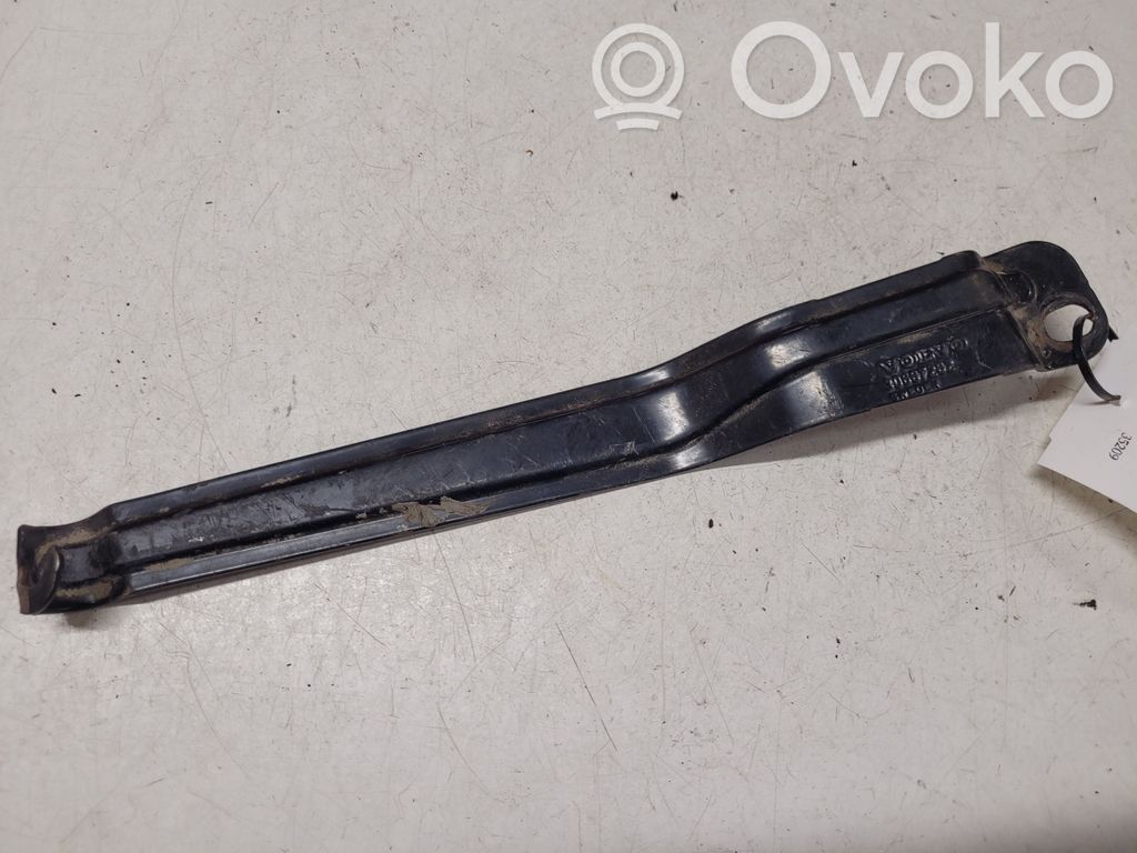 Volvo V70 Akumulatora stiprinājums 