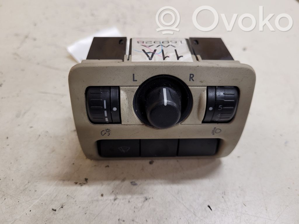 Subaru Legacy Wing mirror switch 