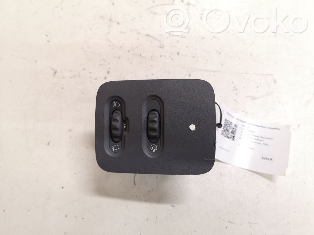 Renault Clio II Headlight level height control switch 