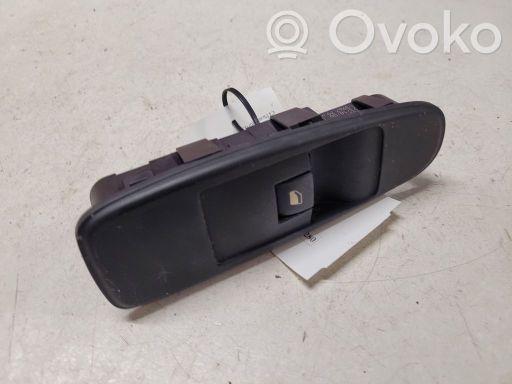 Citroen C4 I Picasso Electric window control switch 