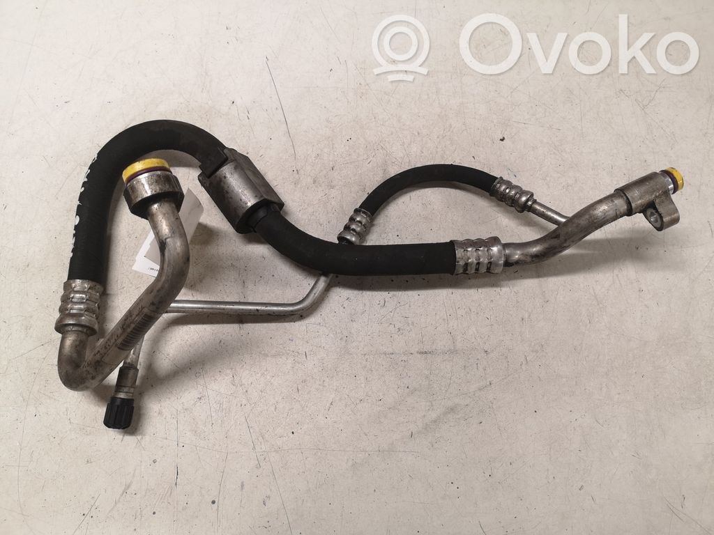 BMW 3 E90 E91 Ilmastointilaitteen putki (A/C) 