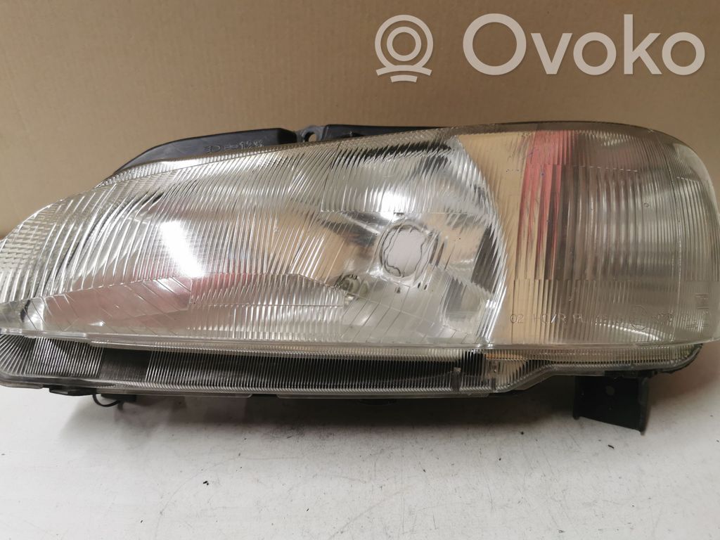 Peugeot 106 Etu-/Ajovalo 