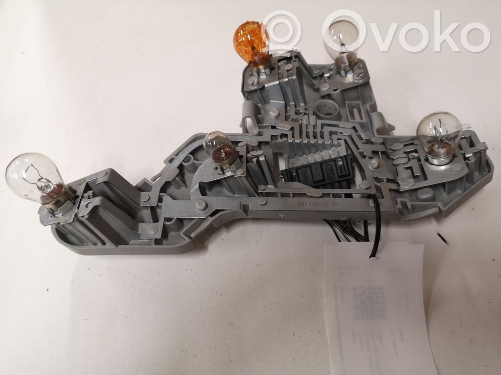 Jaguar S-Type Takavalon polttimon suojan pidike 