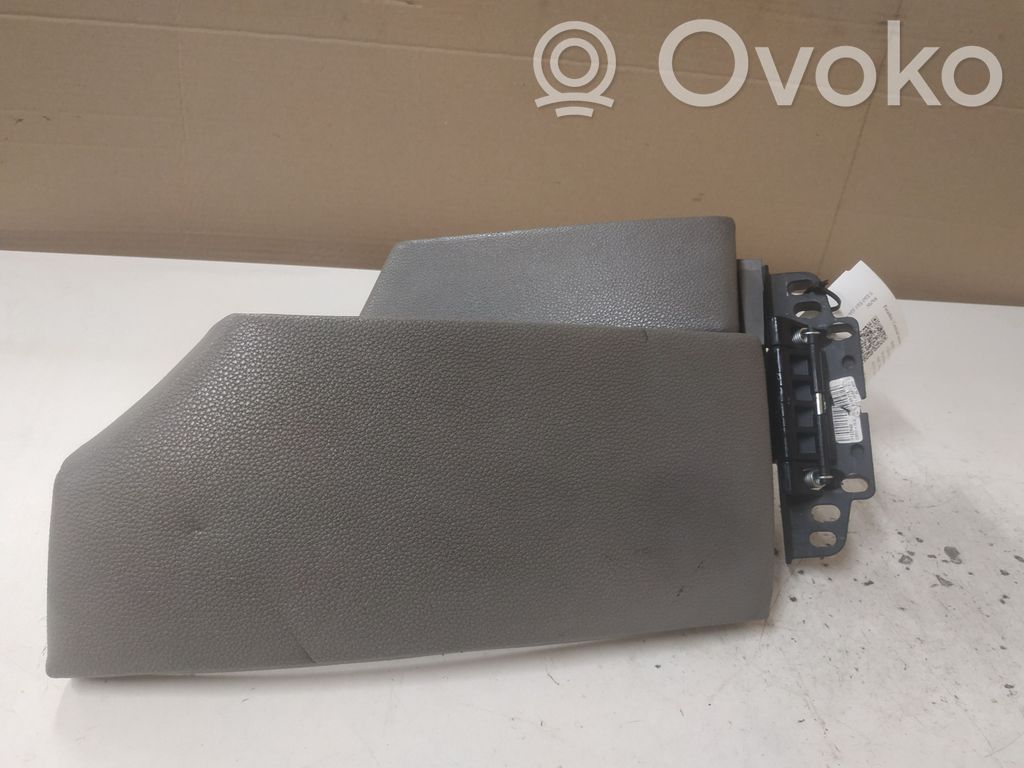 Armrest   9144942,1144586