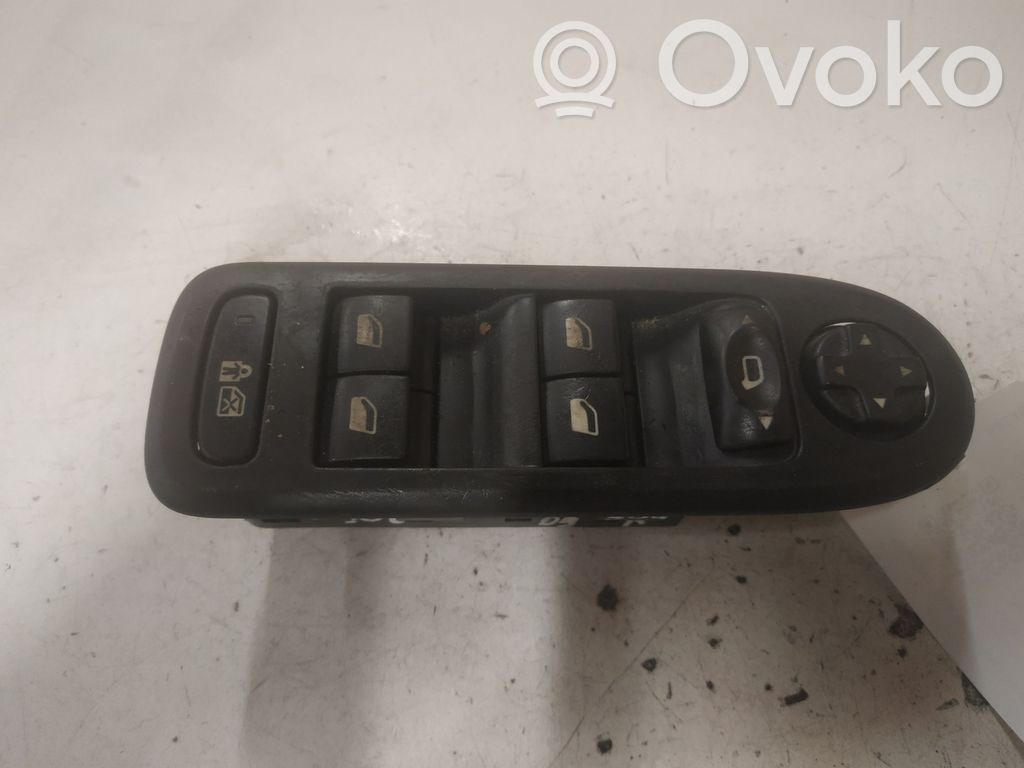 Peugeot 308 Electric window control switch 