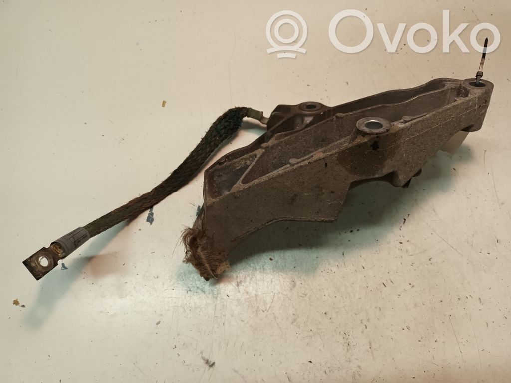 Engine mounting bracket   754939302,2211677504101,59280110