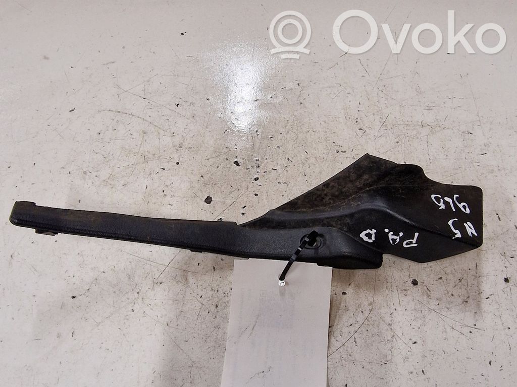 Mazda 5 Windshield trim 