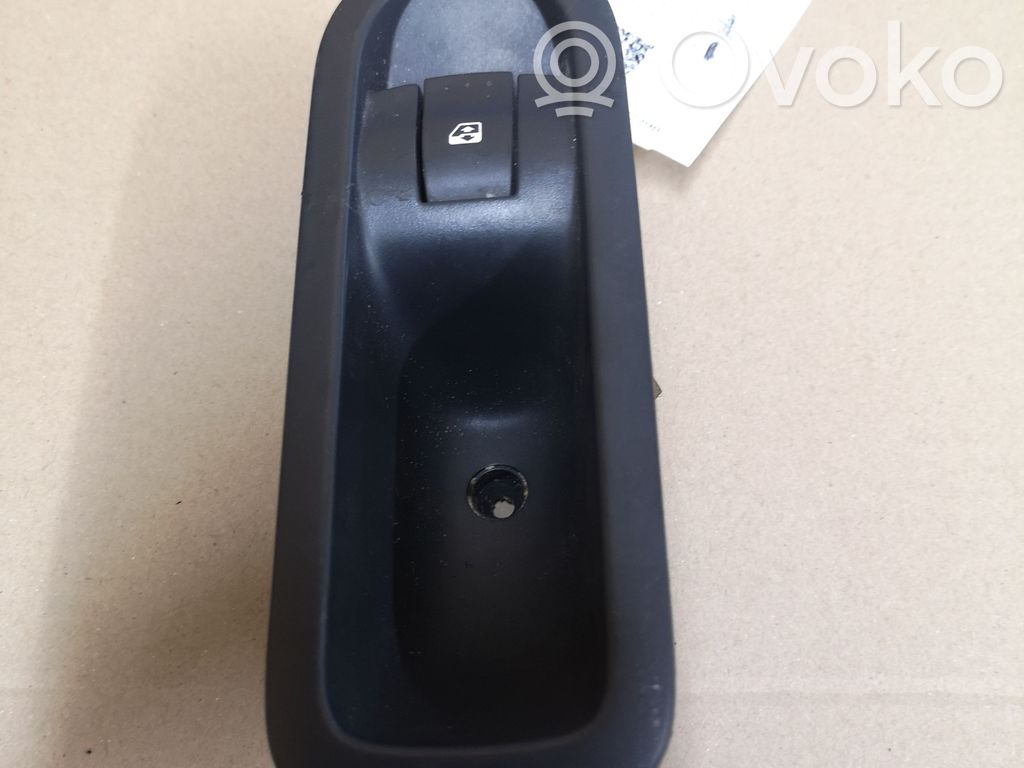Renault Megane II Electric window control switch 