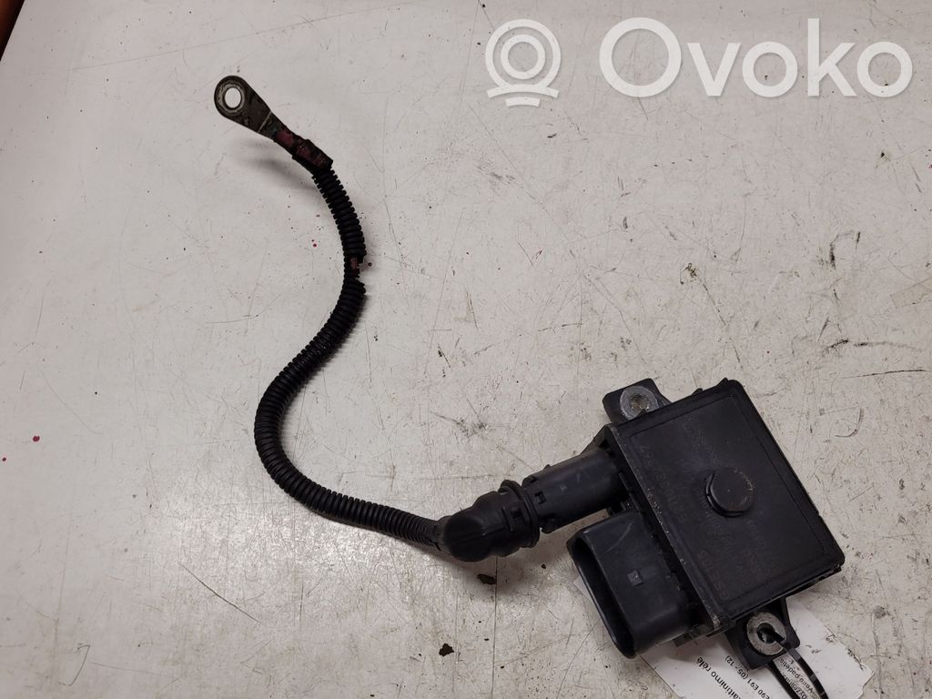 BMW 3 E90 E91 Žvakių pakaitinimo rėlė 