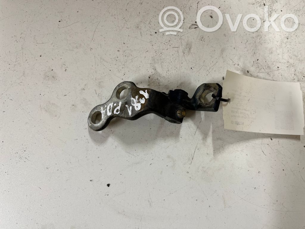 Ford Focus Front door lower hinge 